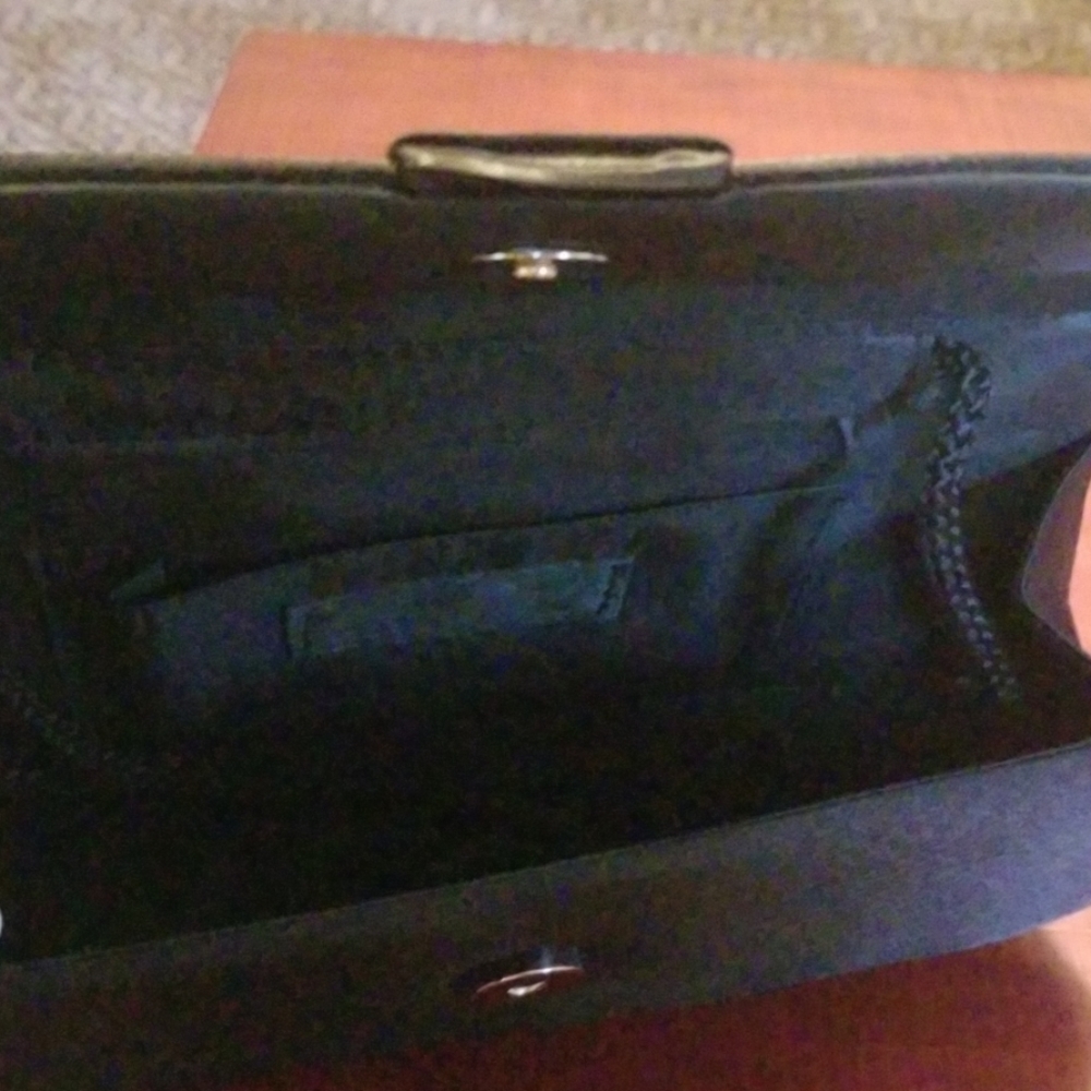 Purse - Picture 2 of 2